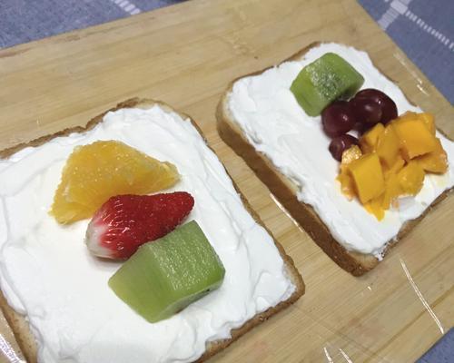 如何制作美味的水果奶酪茶