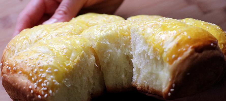 手工制作口感鲜美的水果口袋面包（以南瓜和芒果为例）